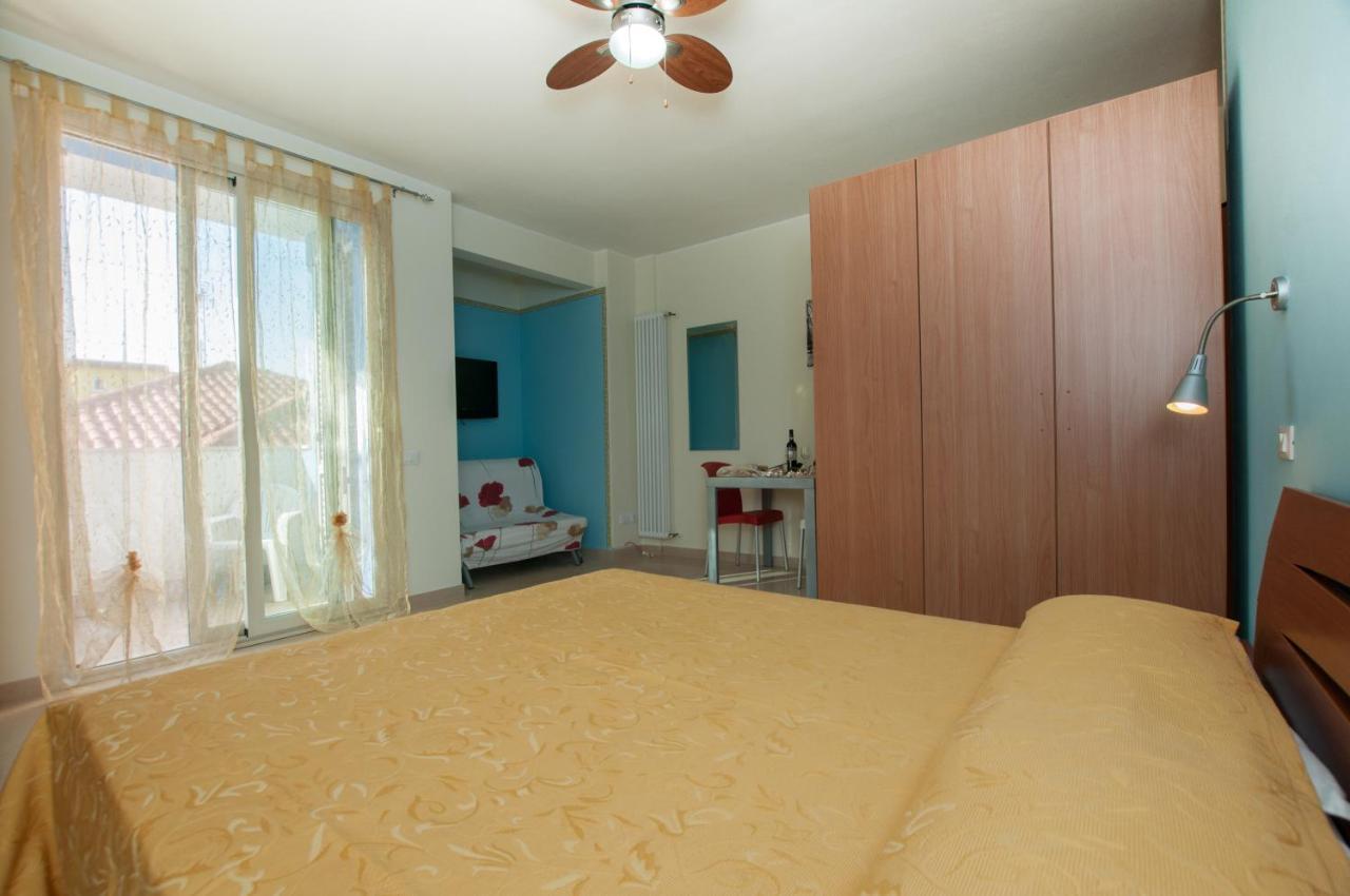 Residence Blu Marine Римини Экстерьер фото