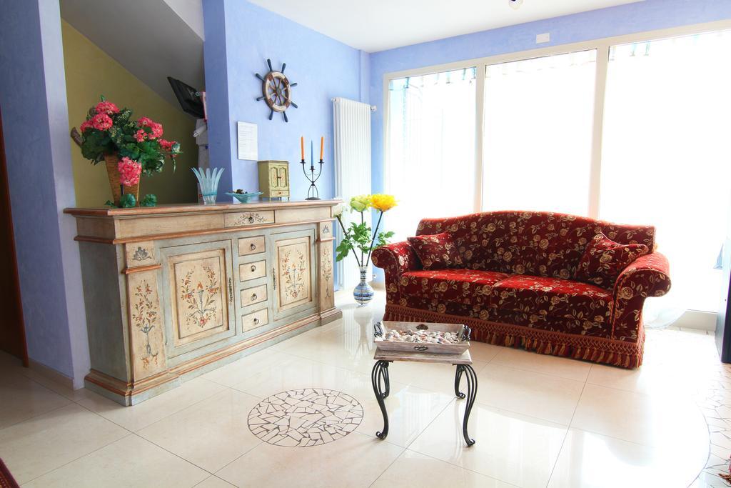Residence Blu Marine Римини Экстерьер фото