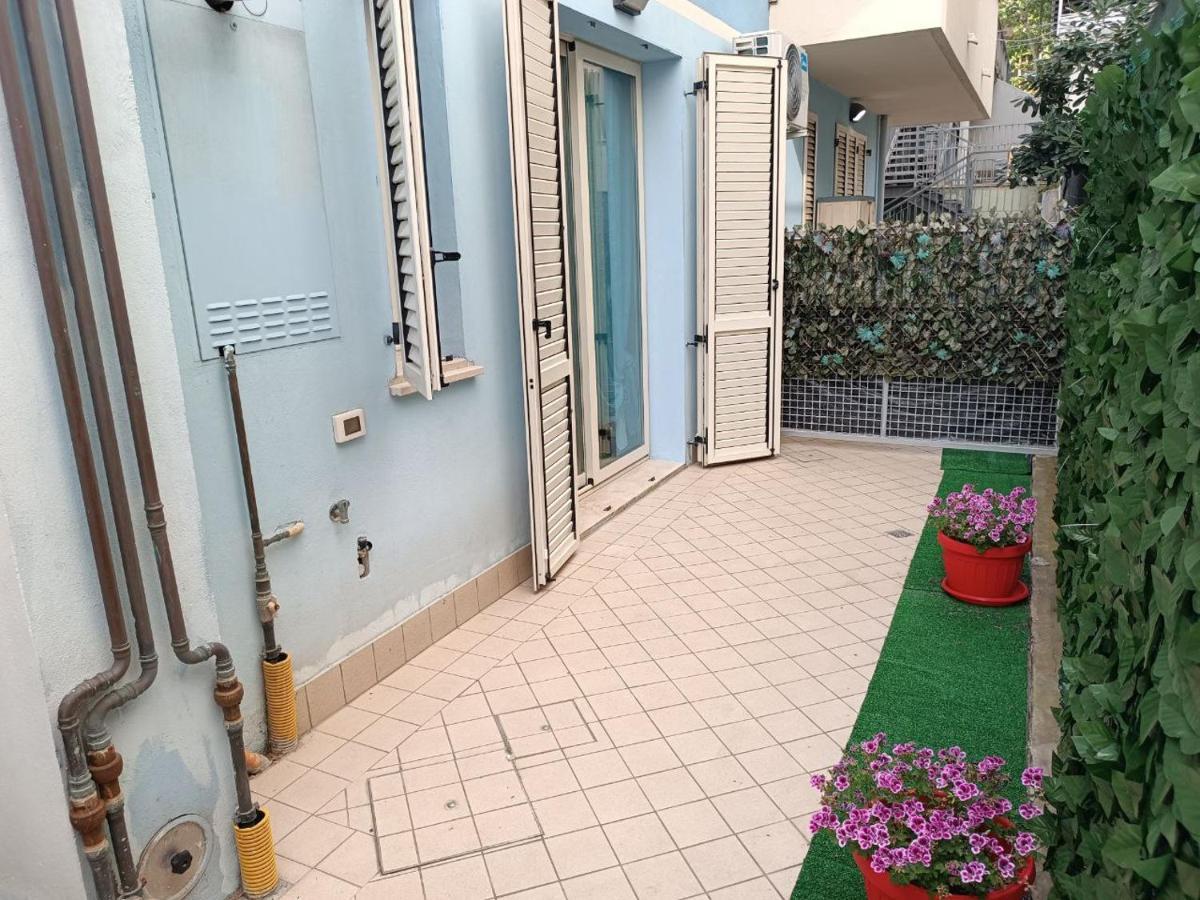 Residence Blu Marine Римини Экстерьер фото