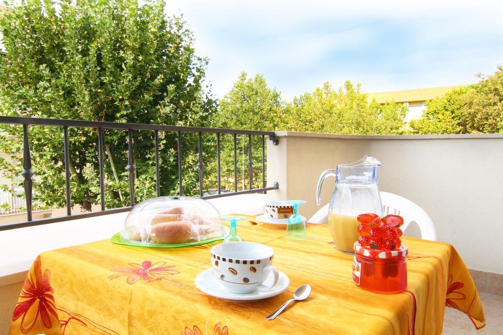 Residence Blu Marine Римини Экстерьер фото