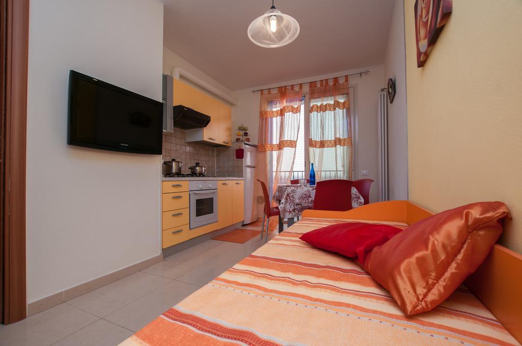 Residence Blu Marine Римини Экстерьер фото